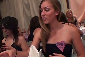 日本春色cameltoe高清图片