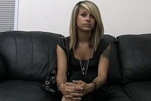 播放黑人大鸡巴操逼